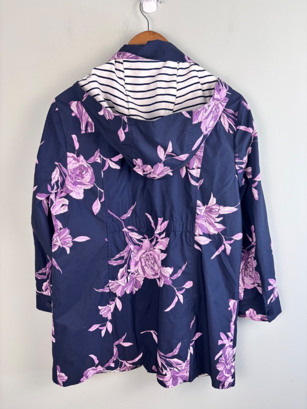 Chicos Floral Hooded Rain Coat Size 12 (Chicos Size 2) - Picture 3 of 3